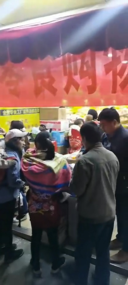 熱烈祝賀云南昆明官渡雙鳳加盟店雙十二零食購物節促銷活動圓滿成功